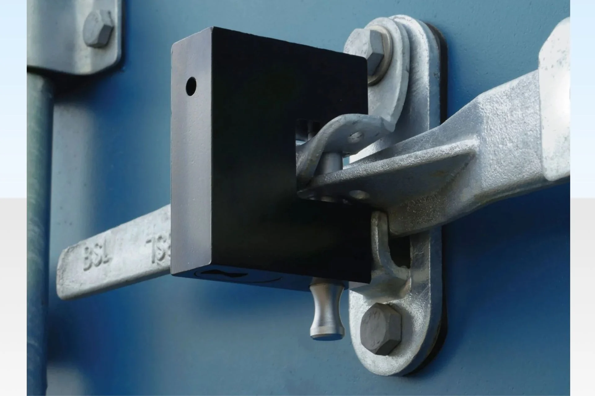 Boron Steel Shipping Container Padlock - Image 2